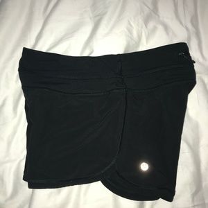 Lululemon Groovy Run shorts size 4